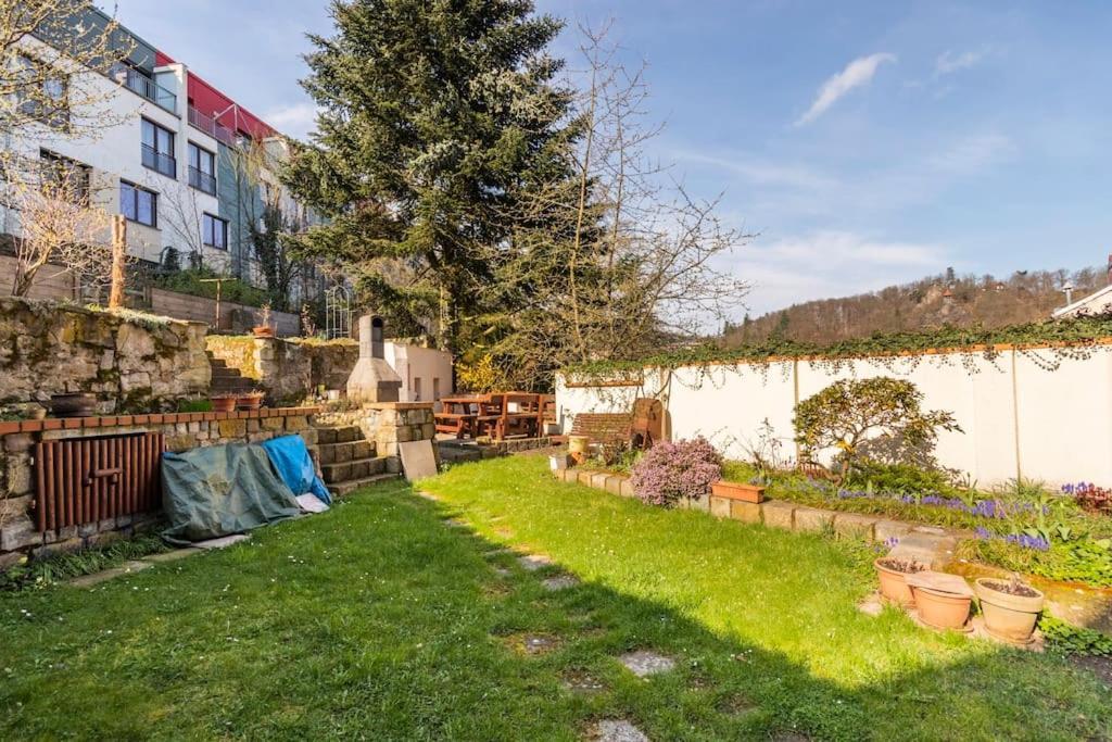 Appartement Apartman Vishegrad à Karlovy Vary Extérieur photo